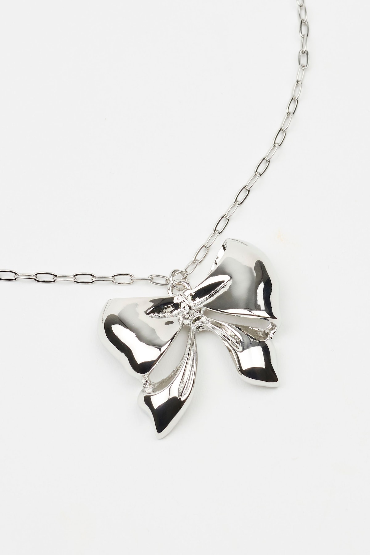 Oversized Metal Bow Necklace - Image 3