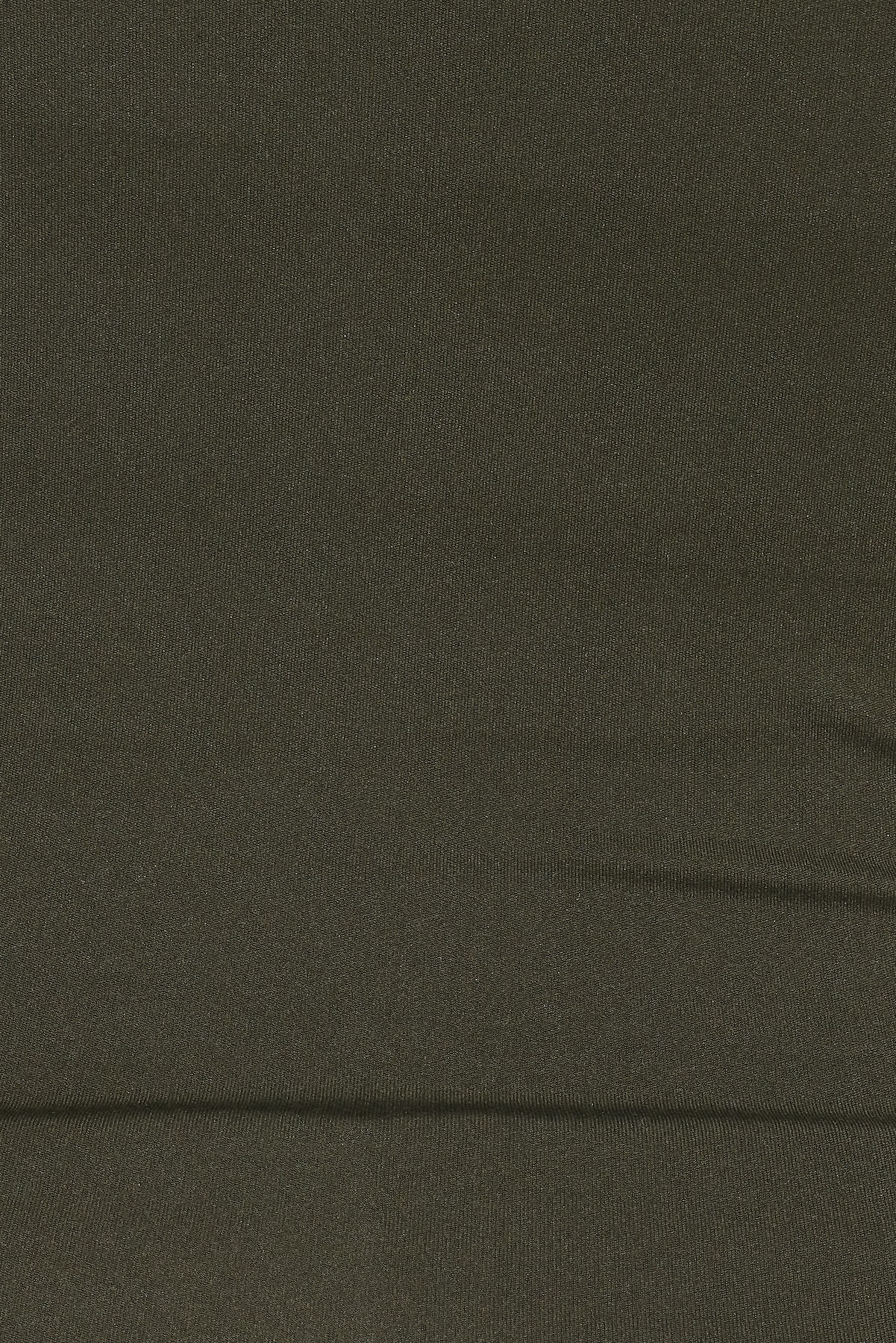 Sleek Scoop Cami Top - Image 5