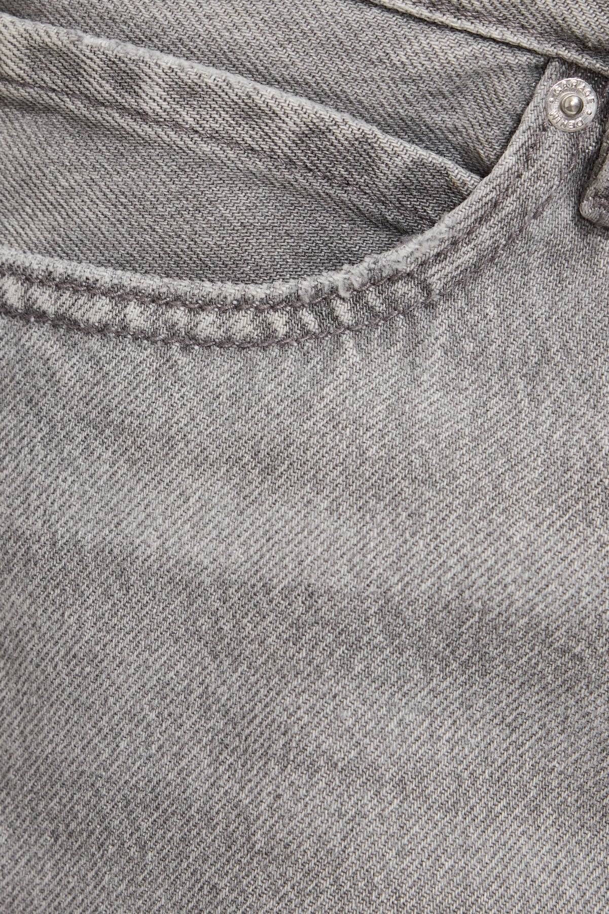 Low Rise Baggy Jeans - Image 4