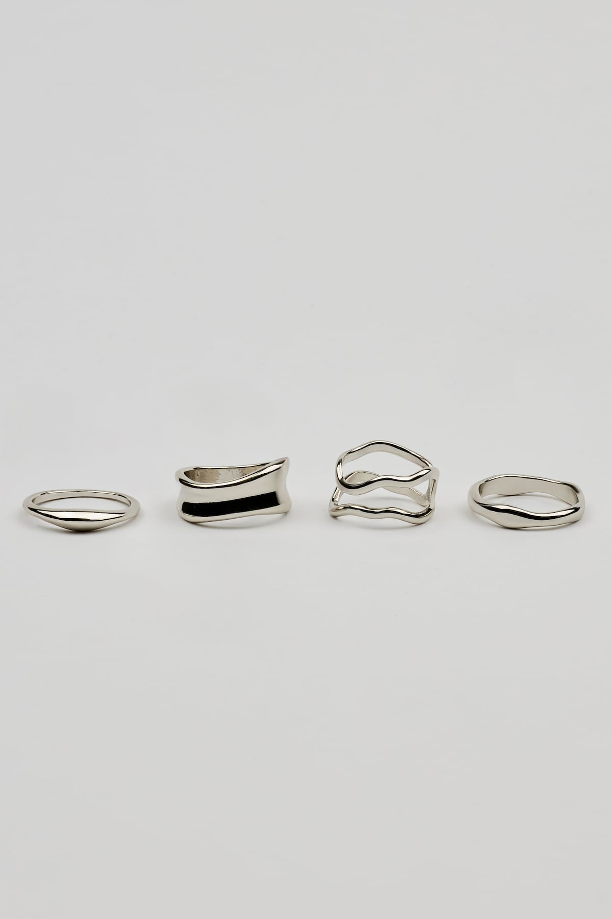 Set of 4 Wavy Minimal Rings - Image 3