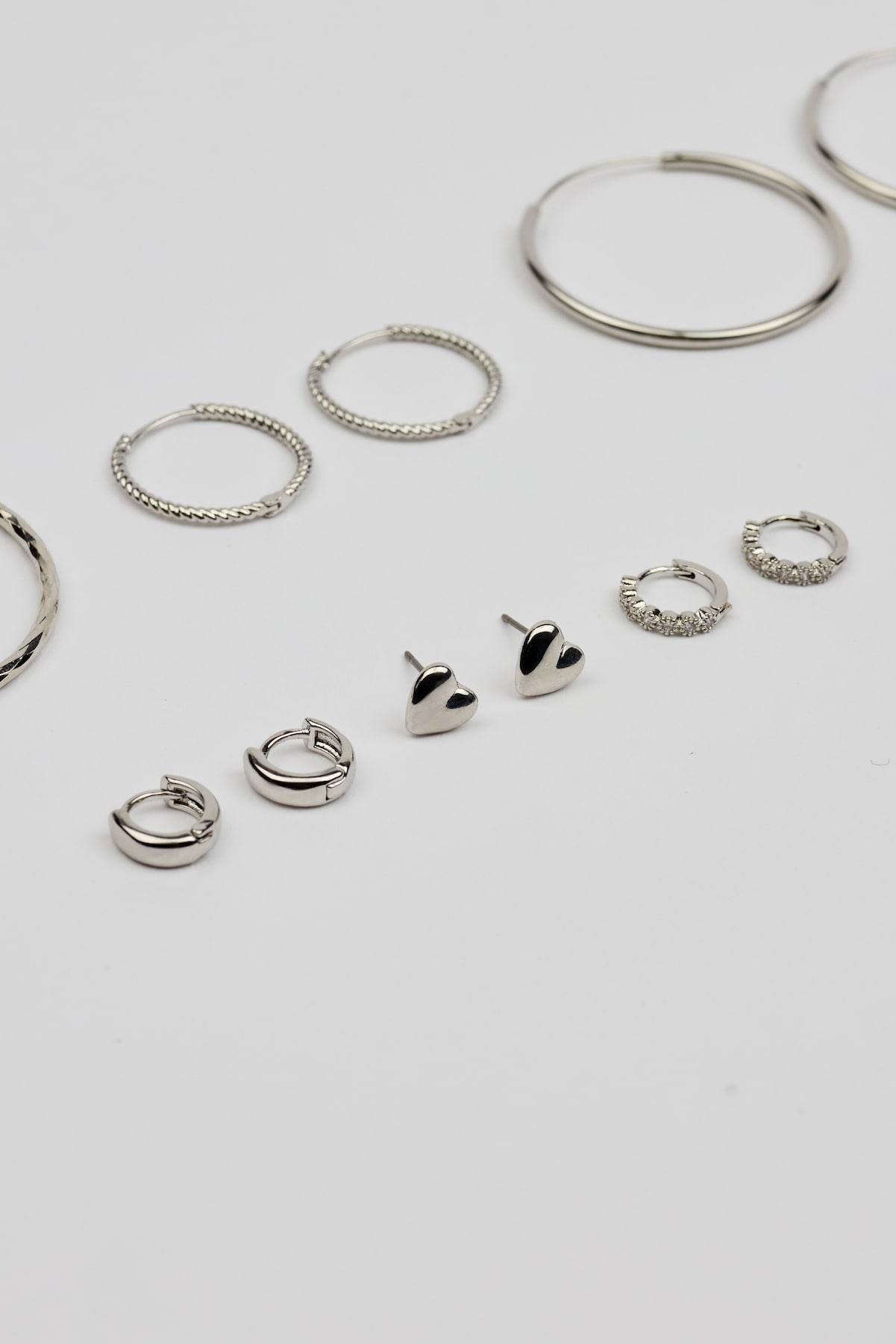 6 Pack of Mini Studs & Thin Hoop Earrings - Image 4