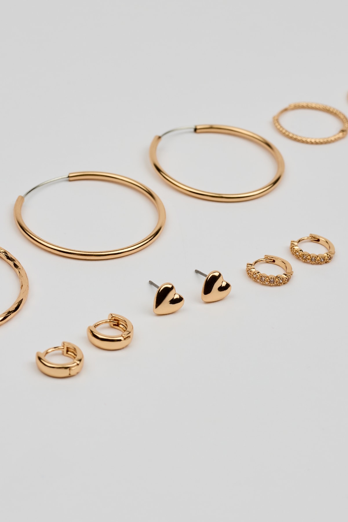 6 Pack of Mini Studs & Thin Hoop Earrings - Image 4