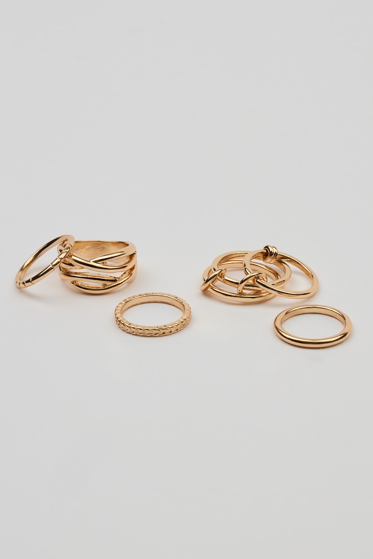 Set of 7 Modern Rings - Image 2