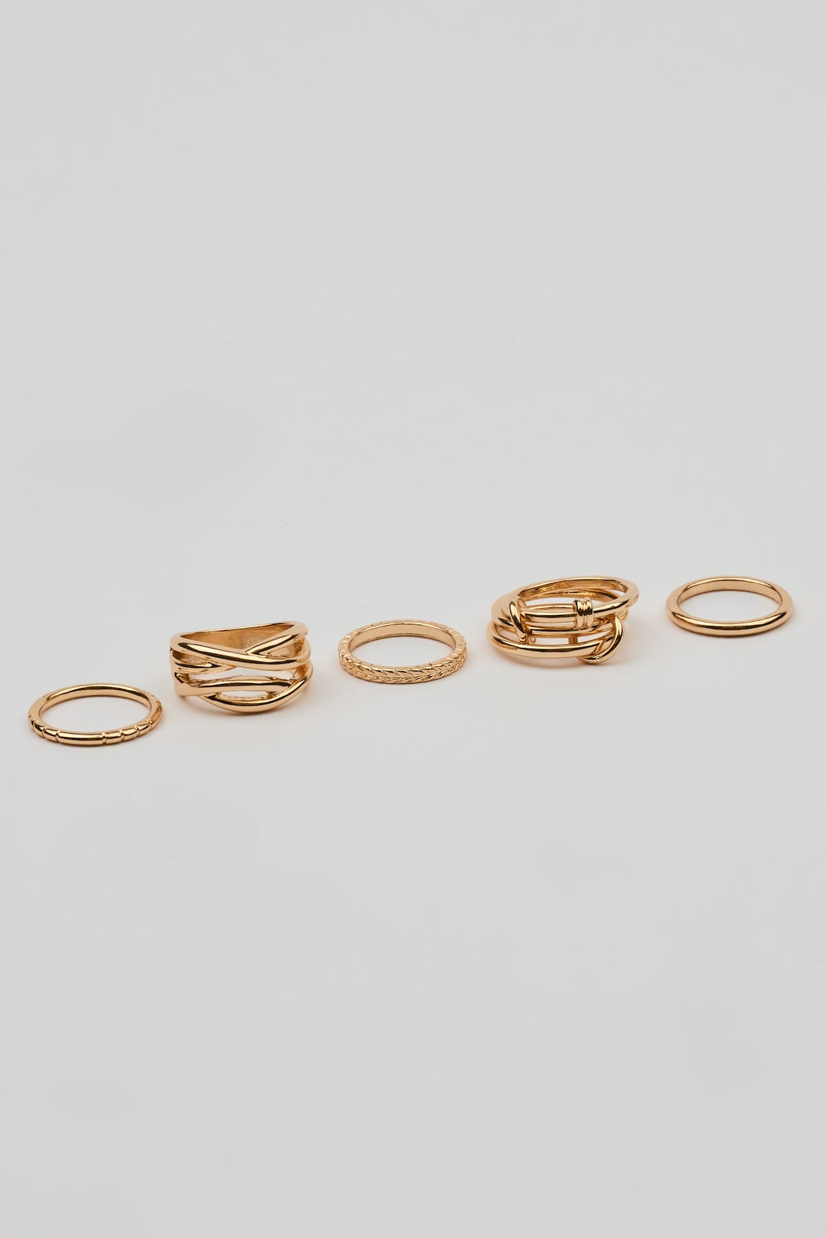 Set of 7 Modern Rings - Image 3
