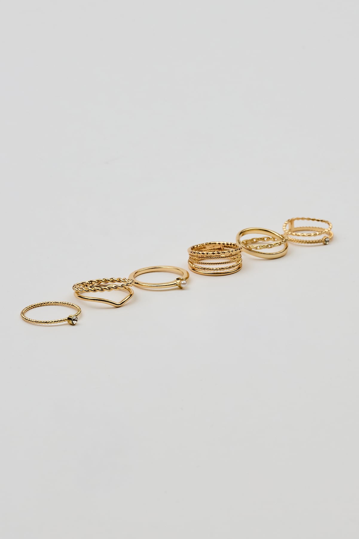Set of 6 Super Delicate Rings - Image 2