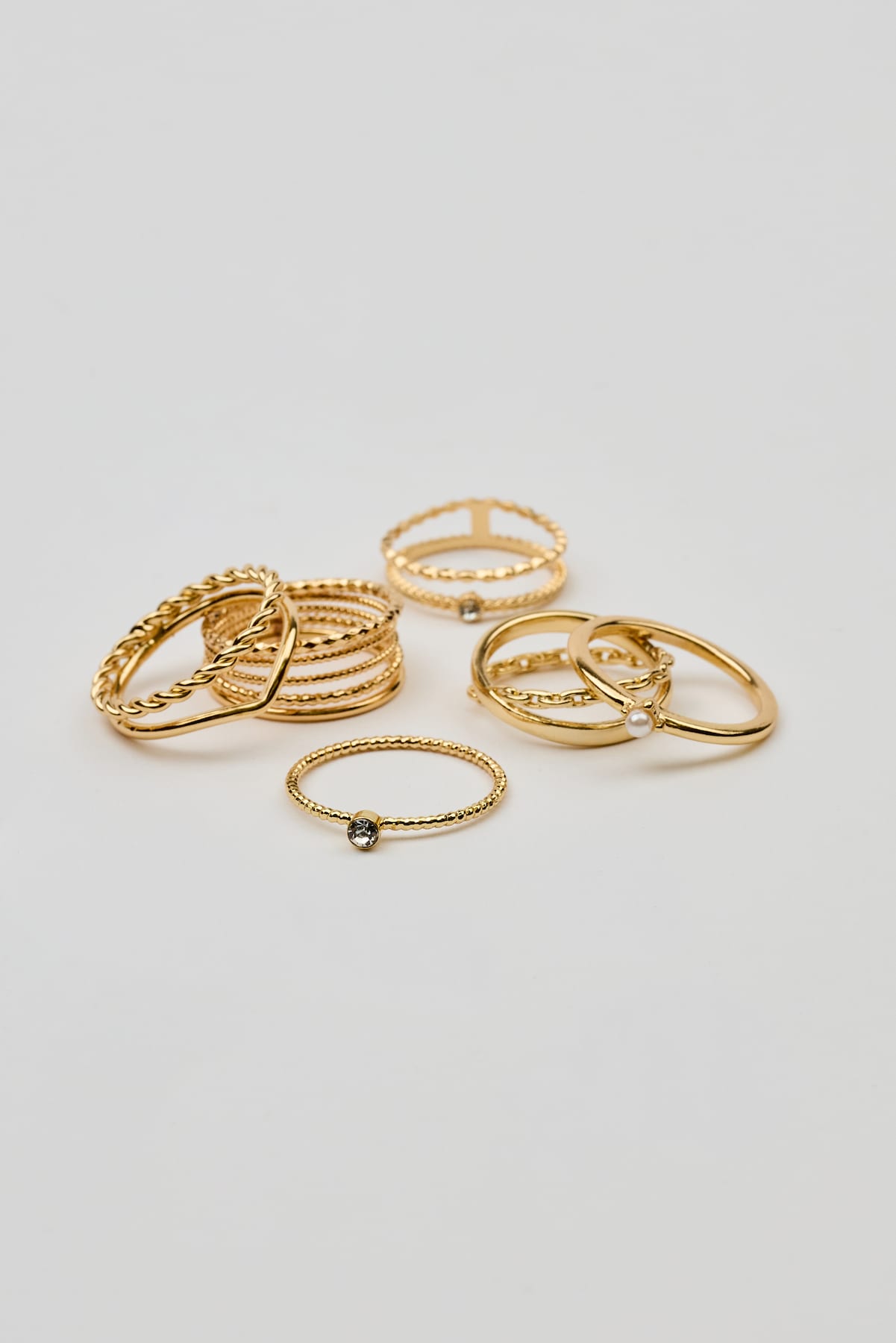 Set of 6 Super Delicate Rings - Image 3
